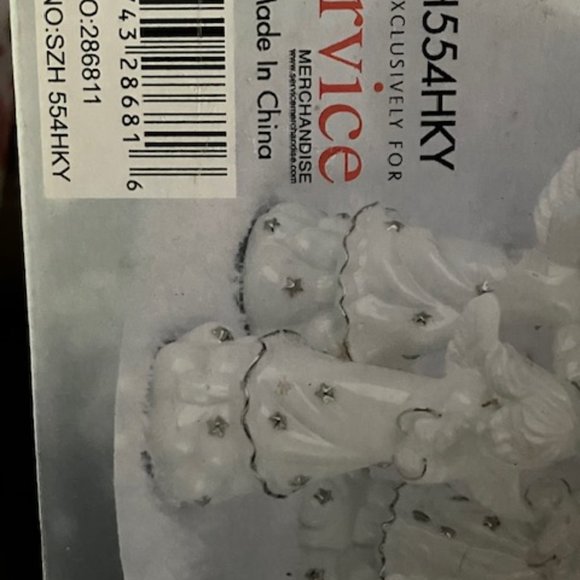 New in Box Holly Tree Porcelain Angels - Picture 2 of 7